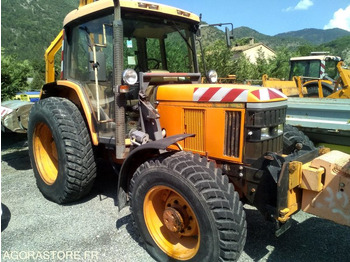 Machine agricole JOHN DEERE 6220