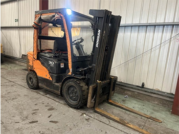 Chariot élévateur diesel Doosan D30S-5: photos 4