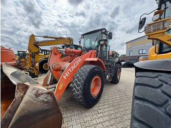 Chargeuse sur pneus HITACHI ZW180