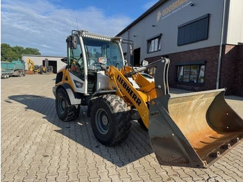 Chargeuse sur pneus LIEBHERR L 504 Compact: photos 4