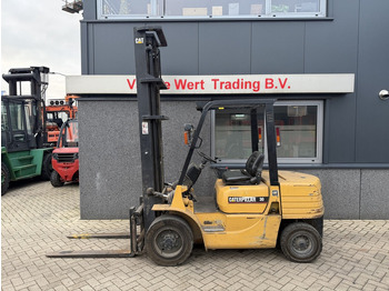 Chariot élévateur diesel CATERPILLAR