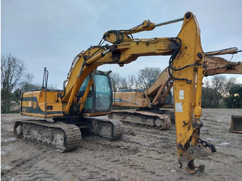 Pelle sur chenille JCB JS130