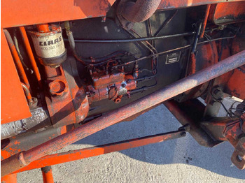 Tracteur communal Renault 651: photos 3