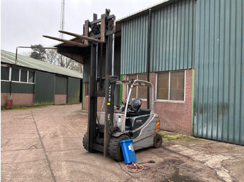 Chariot élévateur STILL RX60