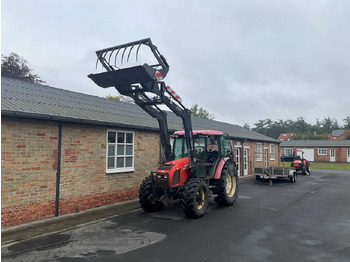 Tracteur agricole ZETOR