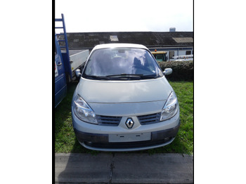 Voiture RENAULT
