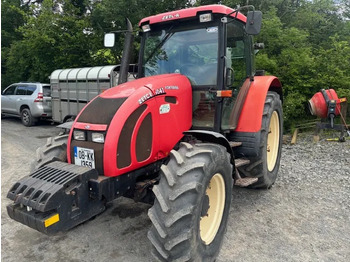 Tracteur agricole ZETOR