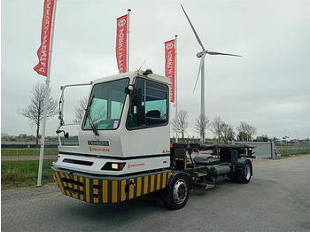 Tracteur portuaire TERBERG