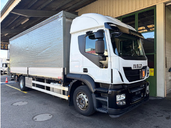 Camion à rideaux coulissants IVECO Stralis