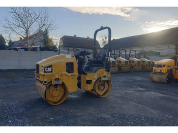 Compacteur Caterpillar CB 24B road roller: photos 3 Compacteur Caterpillar CB 24B road roller: photos 3
