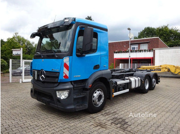 Camion ampliroll Mercedes-Benz Antos 2533 - Hook lift truck 6x2: photos 2 Camion ampliroll Mercedes-Benz Antos 2533 - Hook lift truck 6x2: photos 2