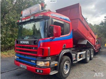 Camion benne SCANIA P124