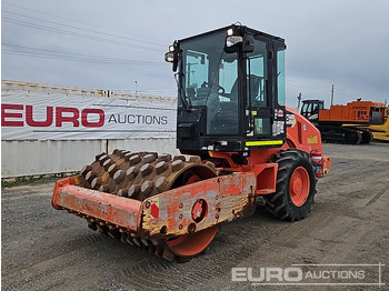 Compacteur CATERPILLAR