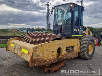 Compacteur CATERPILLAR