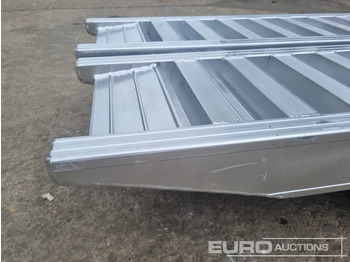 Équipement de garage Unused Set of Aluminium Ramps, 250cm, 6,000kg: photos 5