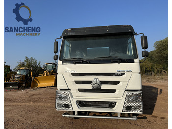 SINOTRUK HOWO 370HP 6x4 Water Tank Truck — crédit-bail SINOTRUK HOWO 370HP 6x4 Water Tank Truck: photos 4