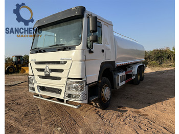 SINOTRUK HOWO 370HP 6x4 Water Tank Truck — crédit-bail SINOTRUK HOWO 370HP 6x4 Water Tank Truck: photos 1