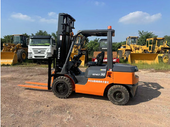 Chariot élévateur diesel TOYOTA