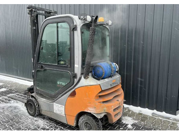 Chariot élévateur à gaz Still RX70-20T: photos 3