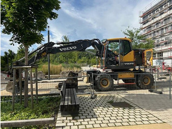 Pelle sur pneus VOLVO EWR150E