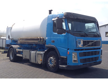 Camion citerne VOLVO