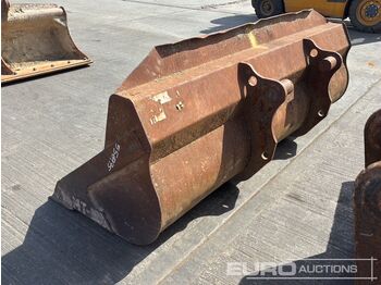 Godet 92" Loading Bucket to suit Manitou Telehandler: photos 3 Godet 92" Loading Bucket to suit Manitou Telehandler: photos 3