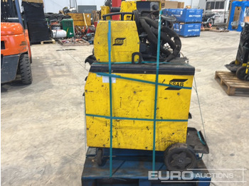 Équipement de garage ESAB Mig Welder (2 of): photos 2 Équipement de garage ESAB Mig Welder (2 of): photos 2