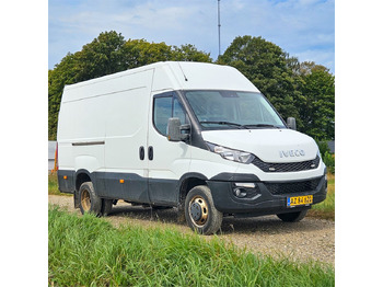 Fourgon utilitaire IVECO Daily