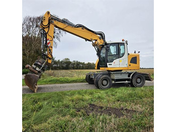 Pelle sur pneus LIEBHERR A 918