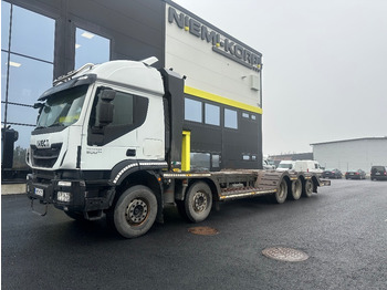 Camion grumier IVECO Trakker