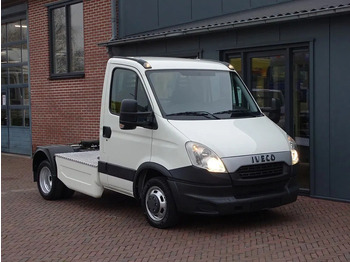 Tracteur routier IVECO Daily