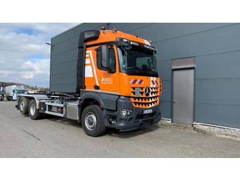 Mercedes-Benz 2551 L Abrollkipper mit HAD, gelenkter liftbarer — crédit-bail Mercedes-Benz 2551 L Abrollkipper mit HAD, gelenkter liftbarer: photos 1