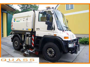 Balayeuse de voirie UNIMOG U400