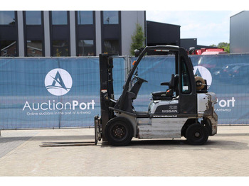 Chariot élévateur à gaz Nissan UD02A25PQ: photos 2