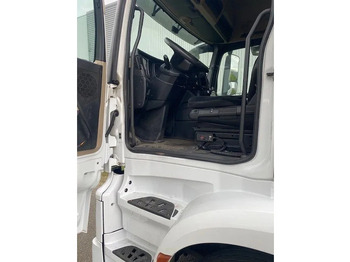 Photo d'intérieur 1: Tracteur routier Mercedes-Benz Actros 1840 stream space cabine met spoilers zonneklep, apk gekeurd