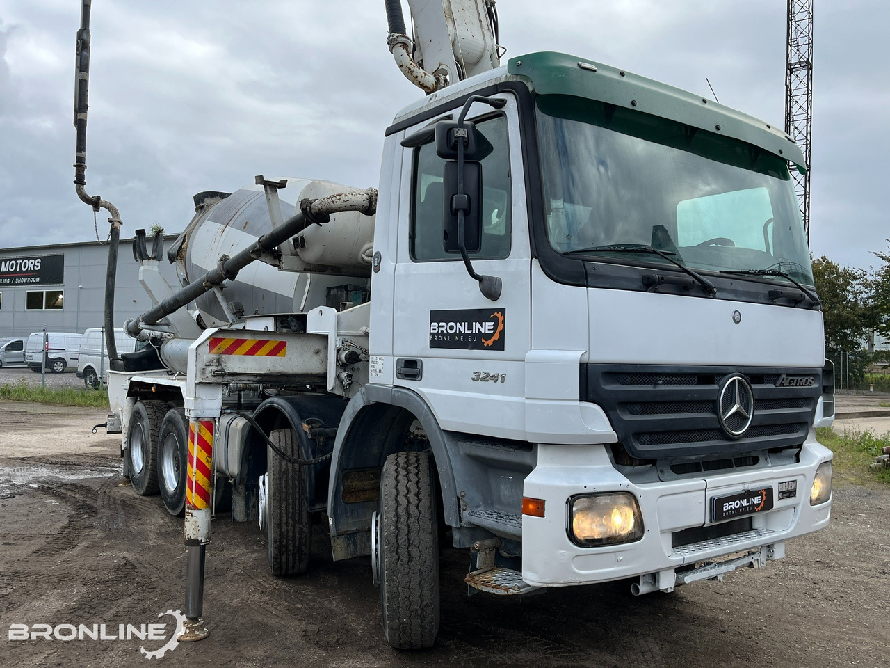 2004 MERCEDES-BENZ ACTROS 3241K 8X4/4 PUMI - Camion malaxeur: photos 2 2004 MERCEDES-BENZ ACTROS 3241K 8X4/4 PUMI - Camion malaxeur: photos 2