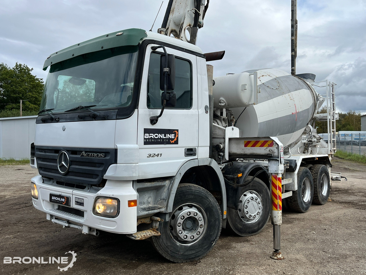2004 MERCEDES-BENZ ACTROS 3241K 8X4/4 PUMI - Camion malaxeur: photos 1 2004 MERCEDES-BENZ ACTROS 3241K 8X4/4 PUMI - Camion malaxeur: photos 1
