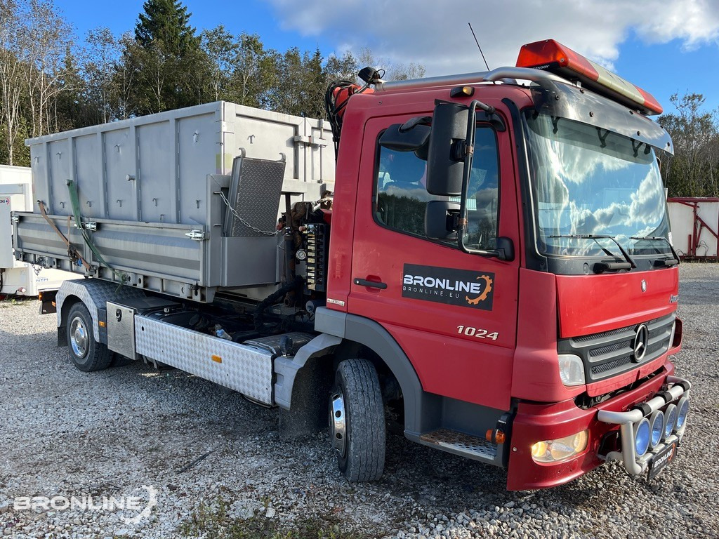 2007 Mercedes-Benz Atego 1024 Crane+Winch+Hooklift - Camion ampliroll, Camion grue: photos 2 2007 Mercedes-Benz Atego 1024 Crane+Winch+Hooklift - Camion ampliroll, Camion grue: photos 2