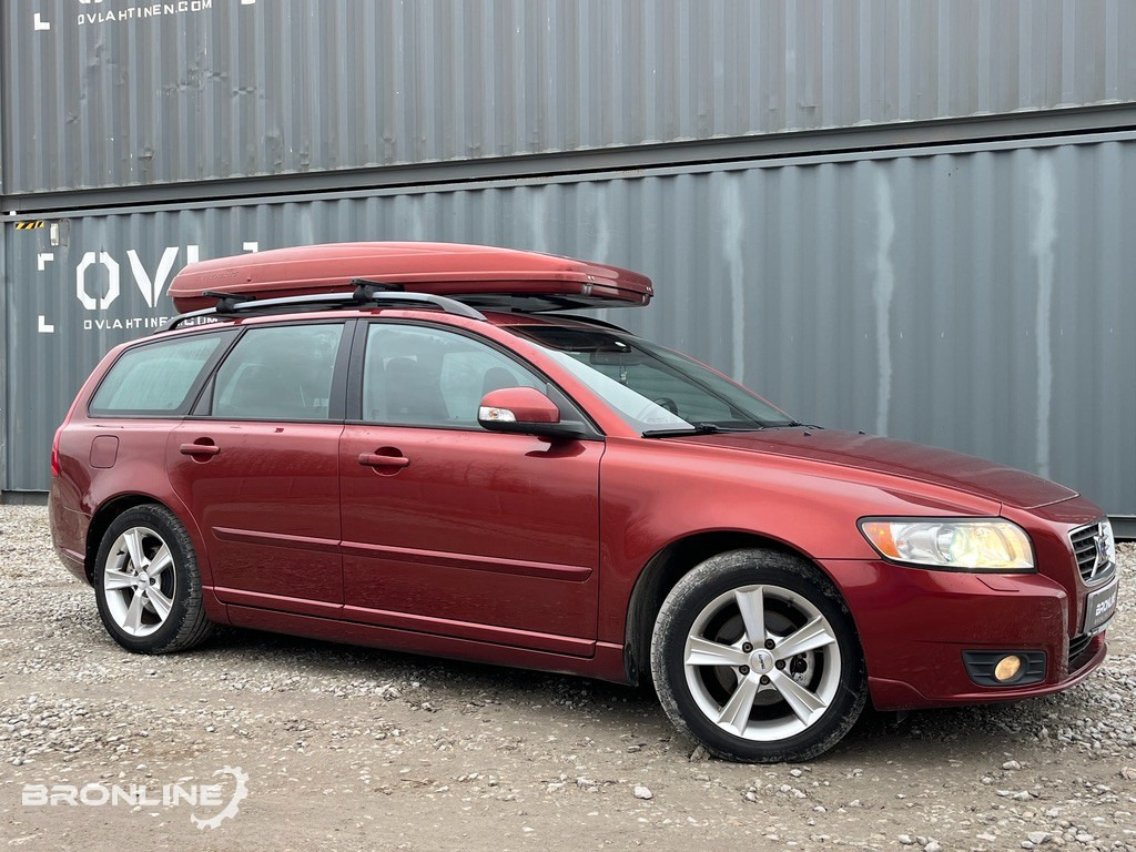 2010 Volvo V50 Facelift 1.6 80kW - Voiture: photos 2 2010 Volvo V50 Facelift 1.6 80kW - Voiture: photos 2