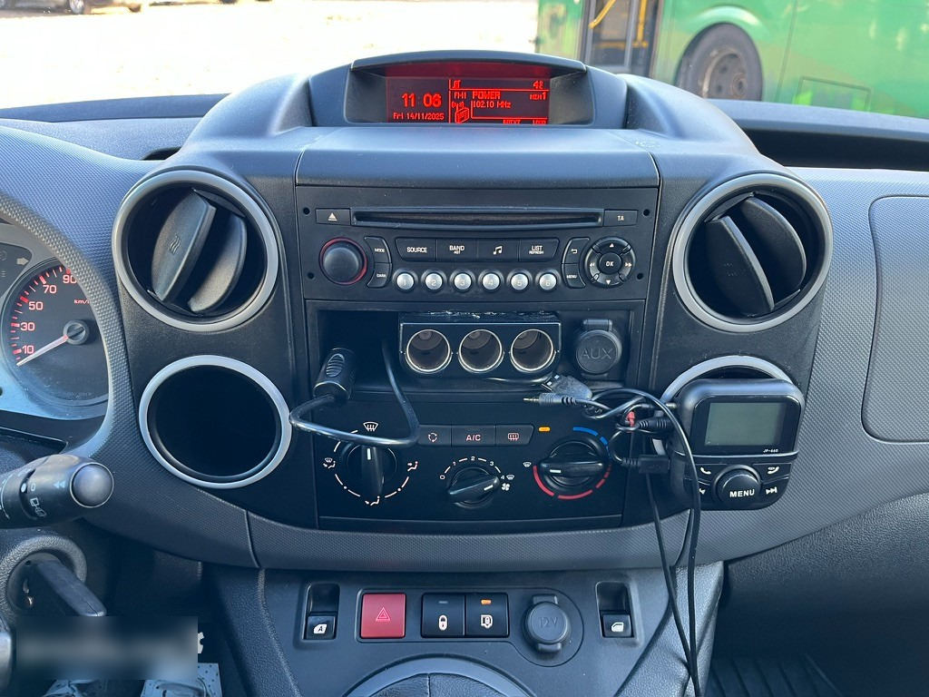 Voiture 2015 Citroën Berlingo 1.6 84kw: photos 32 Voiture 2015 Citroën Berlingo 1.6 84kw: photos 32