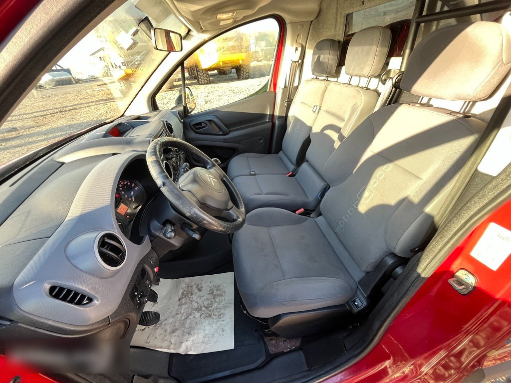 Voiture 2015 Citroën Berlingo 1.6 84kw: photos 25 Voiture 2015 Citroën Berlingo 1.6 84kw: photos 25