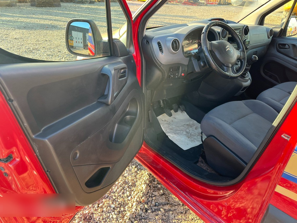 Voiture 2015 Citroën Berlingo 1.6 84kw: photos 24 Voiture 2015 Citroën Berlingo 1.6 84kw: photos 24