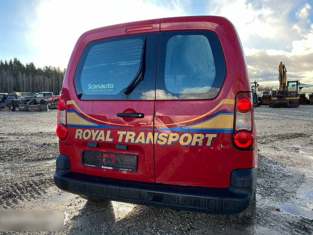 Voiture 2015 Citroën Berlingo 1.6 84kw: photos 5 Voiture 2015 Citroën Berlingo 1.6 84kw: photos 5