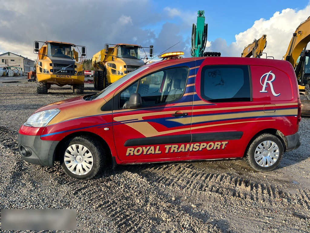 Voiture 2015 Citroën Berlingo 1.6 84kw: photos 7 Voiture 2015 Citroën Berlingo 1.6 84kw: photos 7