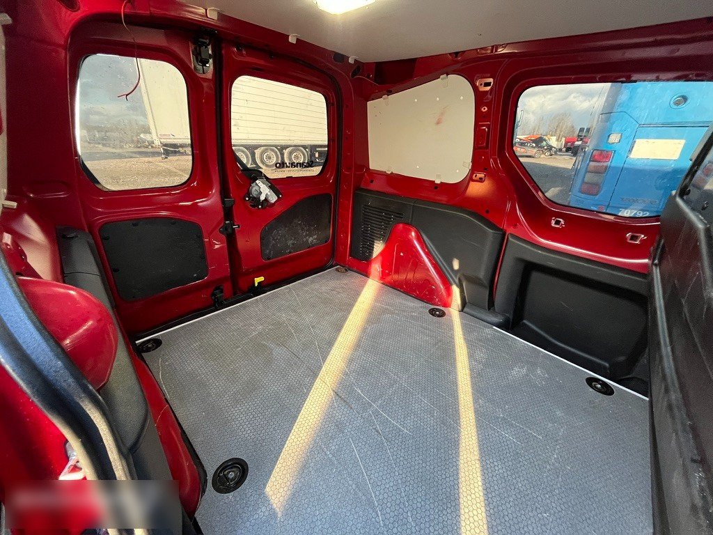 Voiture 2015 Citroën Berlingo 1.6 84kw: photos 13 Voiture 2015 Citroën Berlingo 1.6 84kw: photos 13