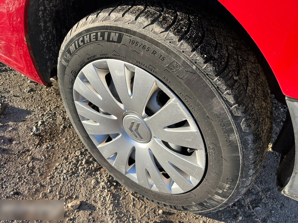 Voiture 2015 Citroën Berlingo 1.6 84kw: photos 22 Voiture 2015 Citroën Berlingo 1.6 84kw: photos 22