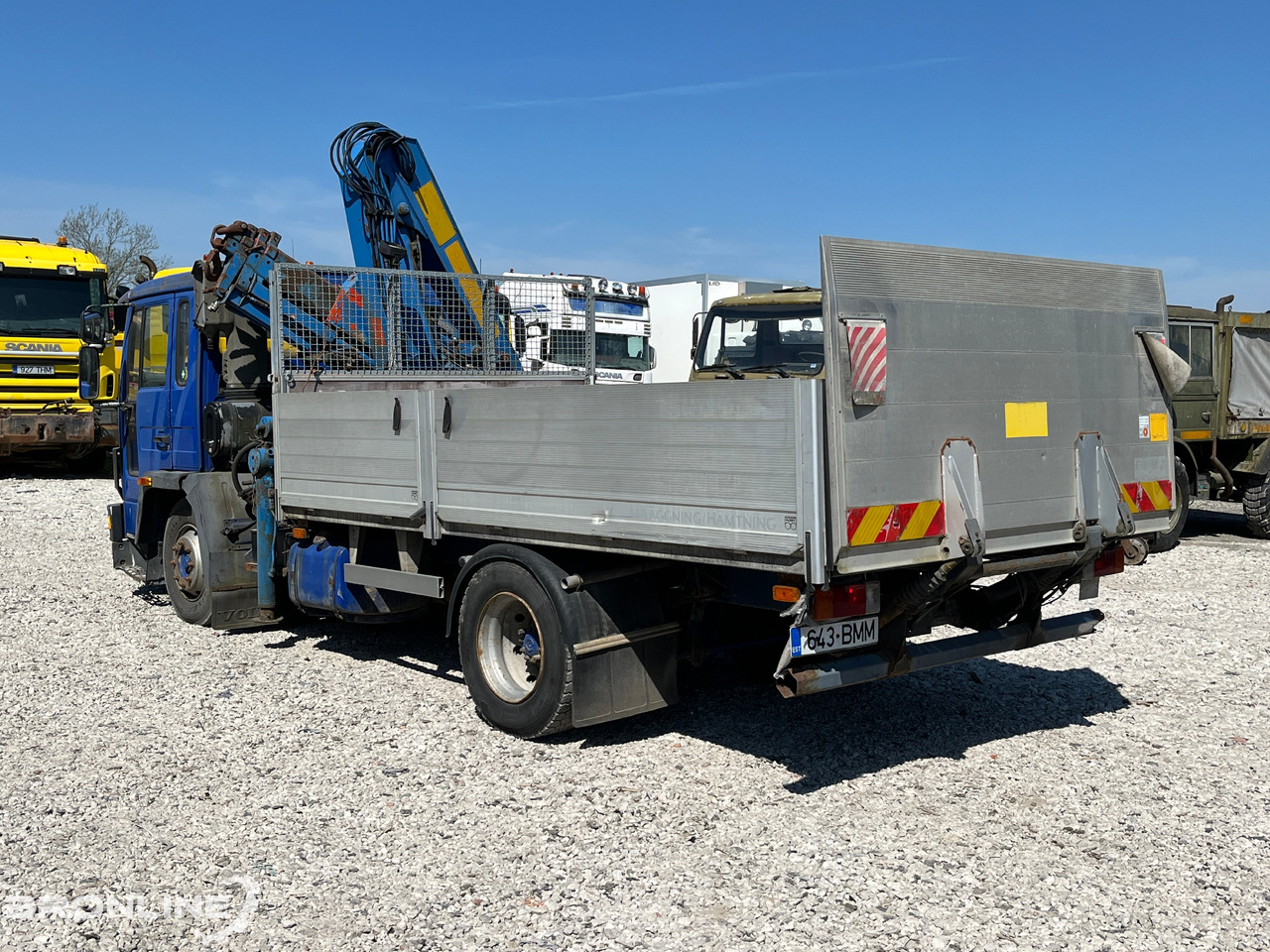 VOLVO FL611 + Palfinger PK 8200 - Camion plateau, Camion grue: photos 3 VOLVO FL611 + Palfinger PK 8200 - Camion plateau, Camion grue: photos 3
