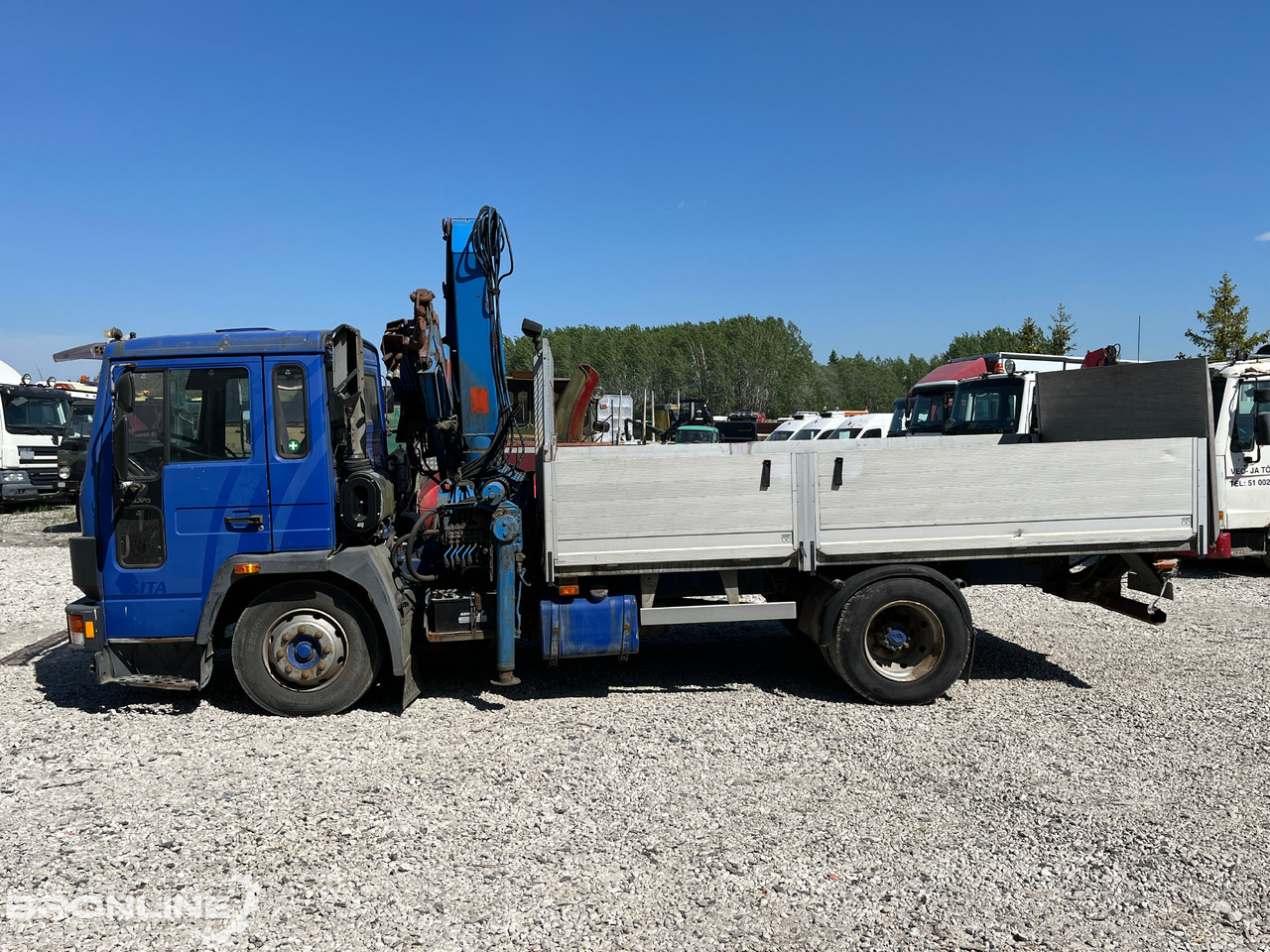 VOLVO FL611 + Palfinger PK 8200 - Camion plateau, Camion grue: photos 2 VOLVO FL611 + Palfinger PK 8200 - Camion plateau, Camion grue: photos 2