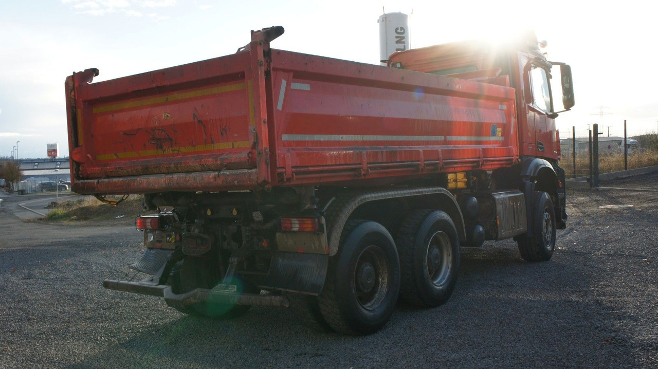 Mercedes-Benz Arocs 2653 Dreiseitenkipper Meiller Bordmatik - Camion benne: photos 4 Mercedes-Benz Arocs 2653 Dreiseitenkipper Meiller Bordmatik - Camion benne: photos 4