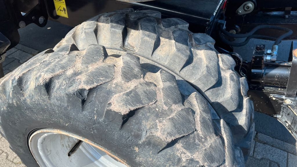 Pelle sur pneus Terex TW85 Mobilbagger 8600 Kg Verstellausleger: photos 9 Pelle sur pneus Terex TW85 Mobilbagger 8600 Kg Verstellausleger: photos 9